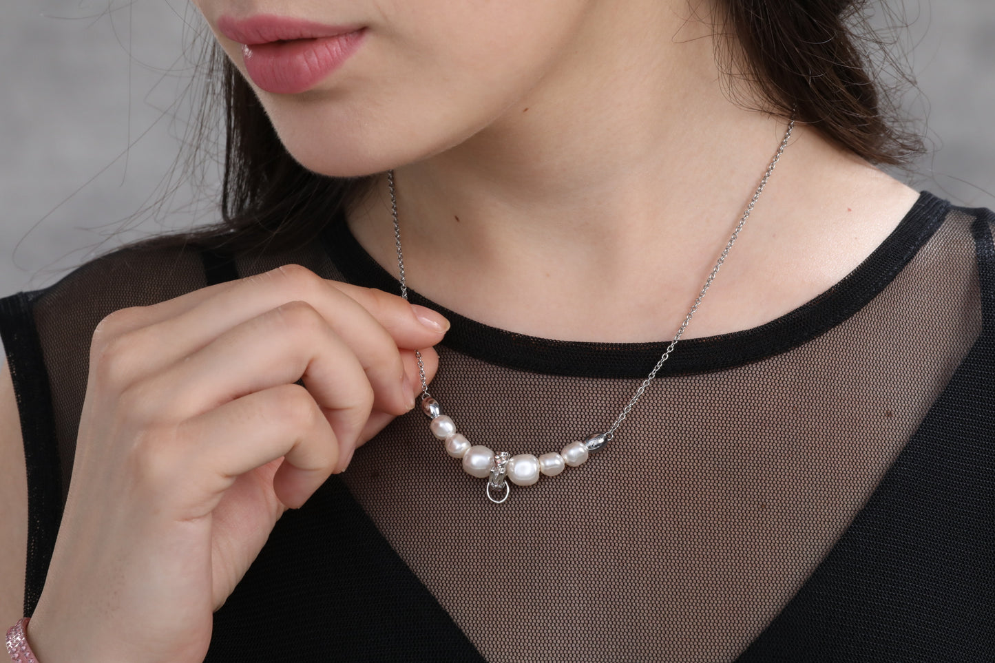 SMILE BAROQUE NECKLACE(WHITE) image 1