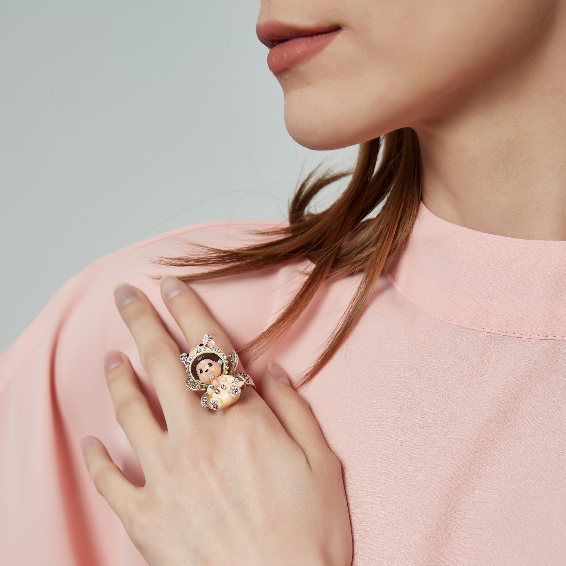 BUTTERFLY PLATINUM PLATED RING W/PIG MCC image 1