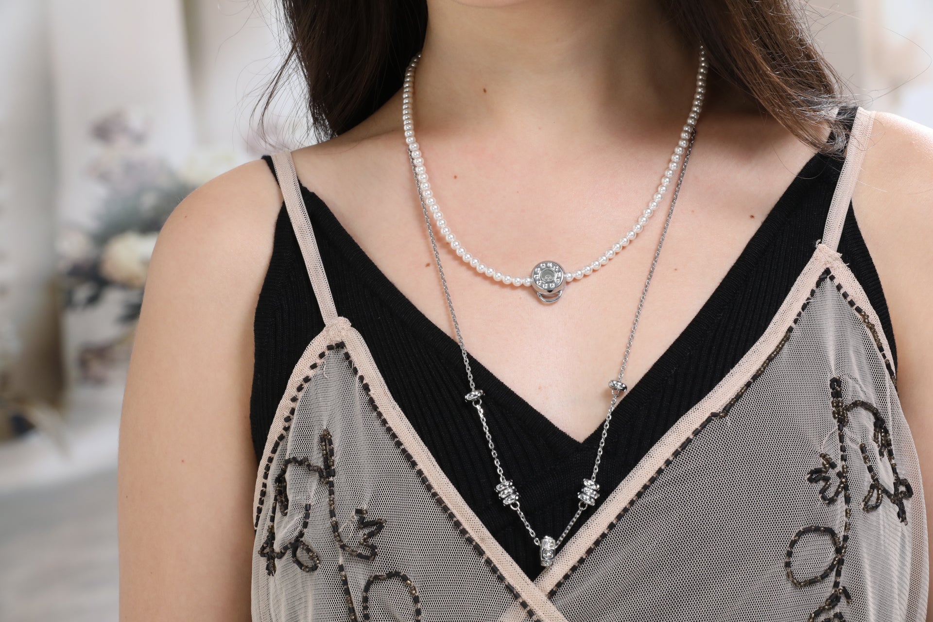 DOUBLE CHARM NECKLACE(WHITE) image 1