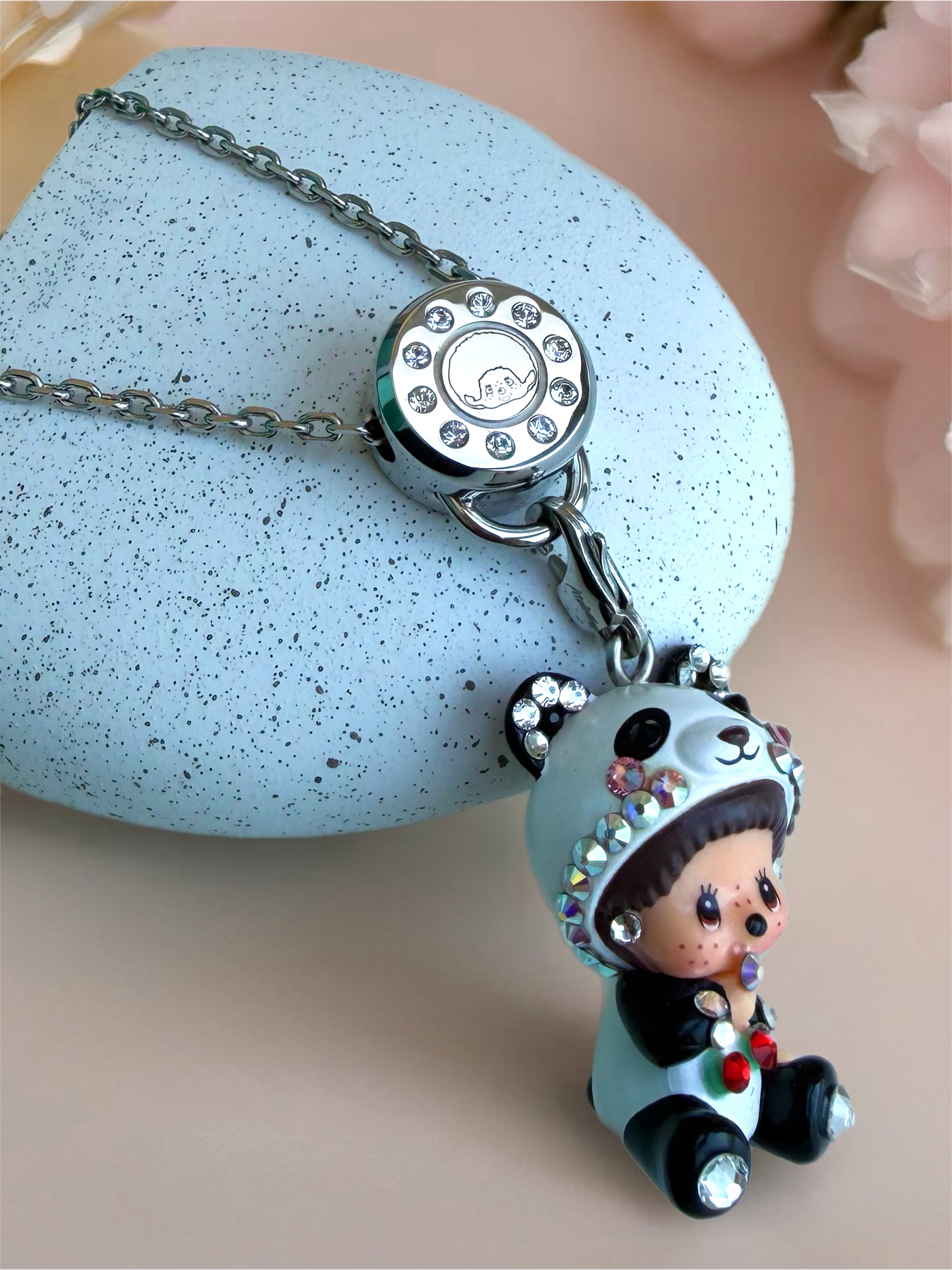 即購入⭕️モンチッチ スワロフスキー ブルーパンダ Monchhichi Jewelry by Atelier