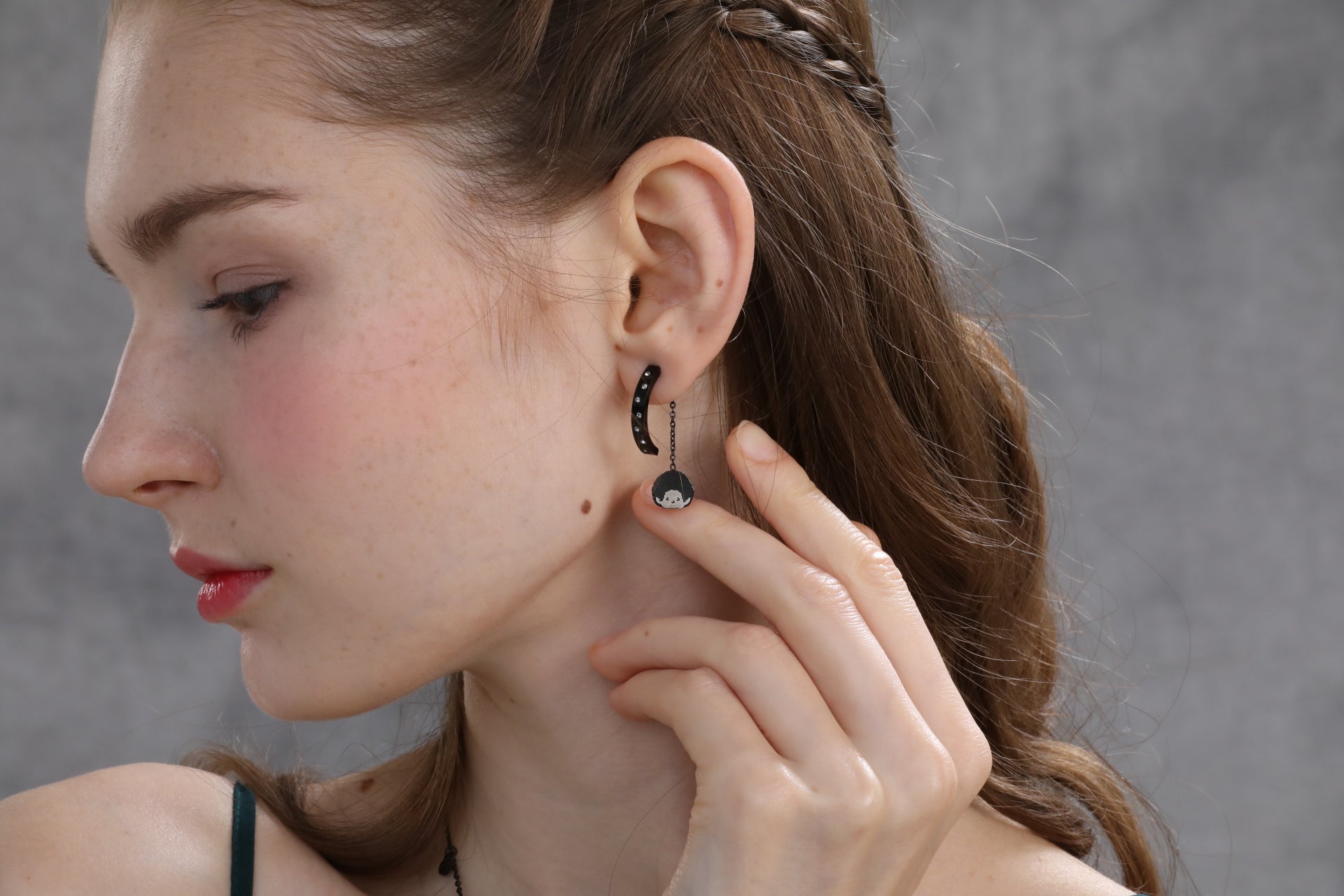 THE SMILE EARRINGS(BLACK) image 1