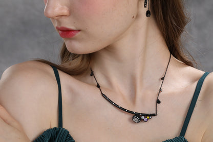 THE SMILE NECKLACE(BLACK) image 1